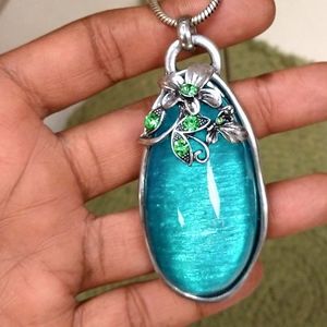 💠 Aquamarine and peridot glass necklace